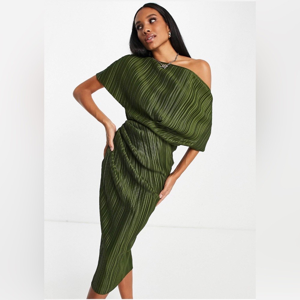 Green Fallen shoulder MIDI Dress